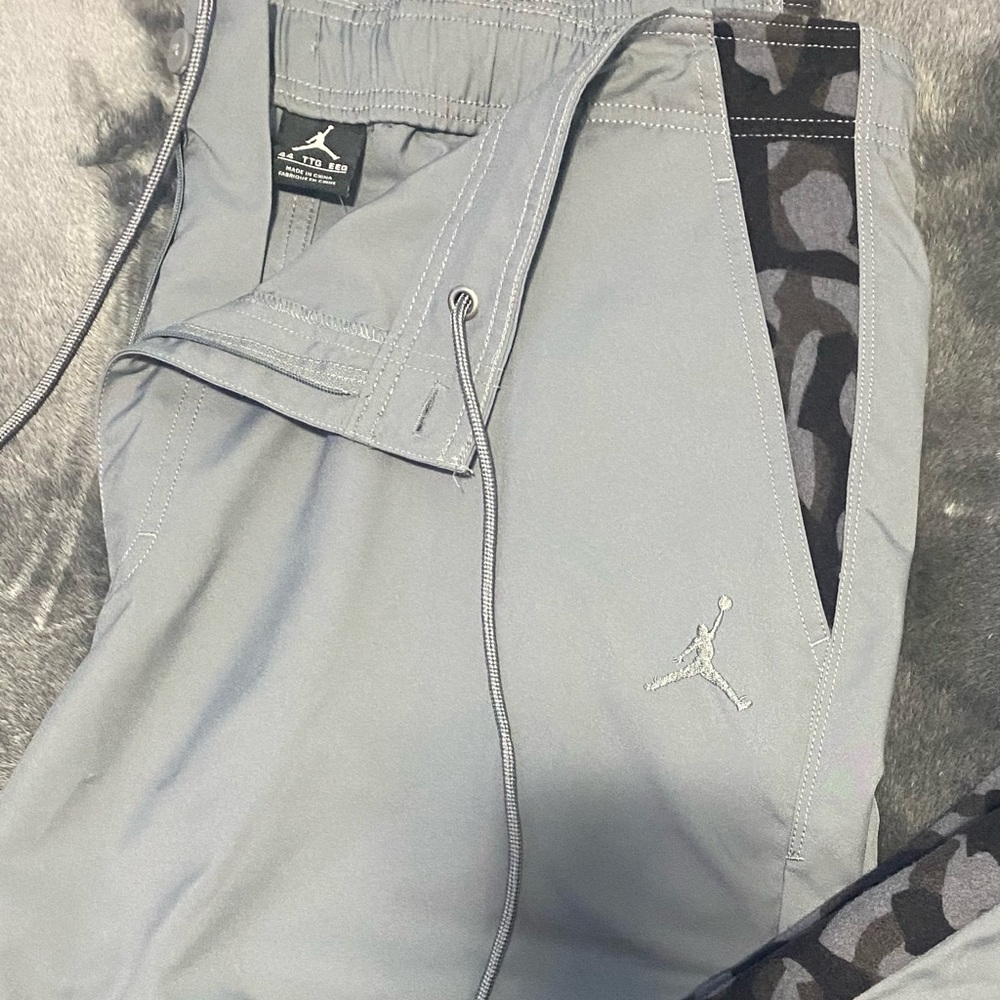 NIKE AIR JORDAN  CAMO FLEECE JOGGERS            Size 44